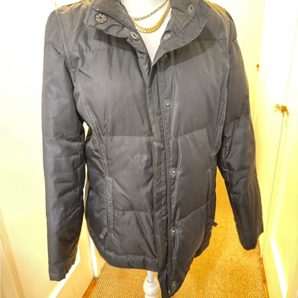 GAP Black Puffer Jacket with High Collar and Quilted Design